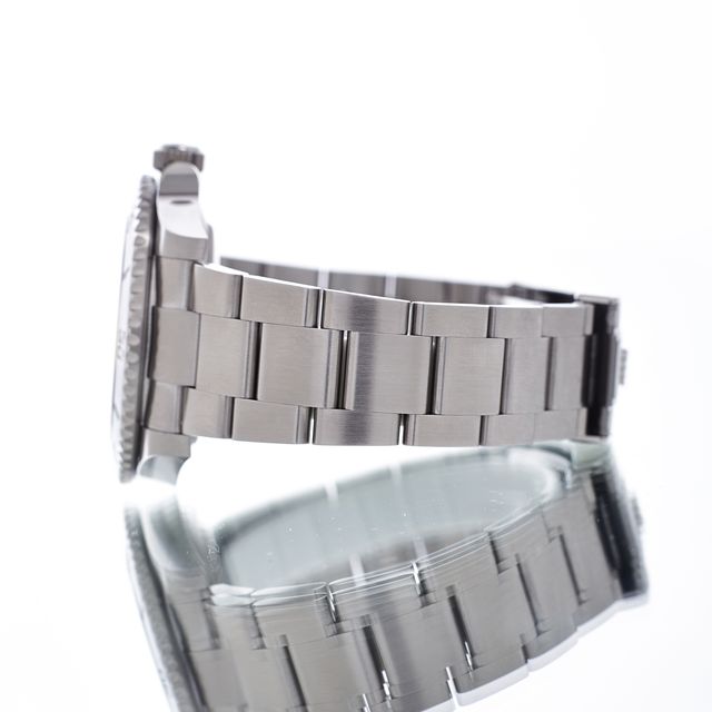 Rolex Submariner 124060 Image 2